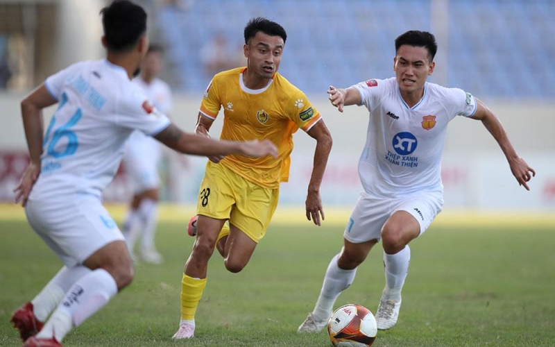 Trực tiếp Quảng Nam 0-2 Nam Định: Chức vô địch đến gần
