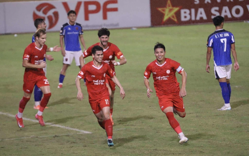 Thể Công - Viettel thăng hoa, đánh bại Becamex TPHCM
