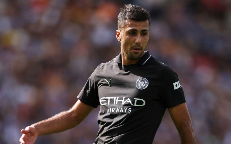 Rodri: 'Tôi không phải Messi để gánh cả Man City'