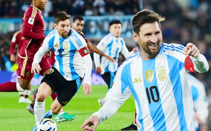 Messi nhận 'điểm 10' ở trận cuối tại Argentina