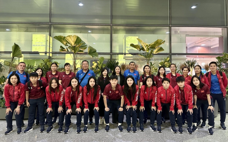 Tuyển Việt Nam đã về nước sau thất bại trước Philippines