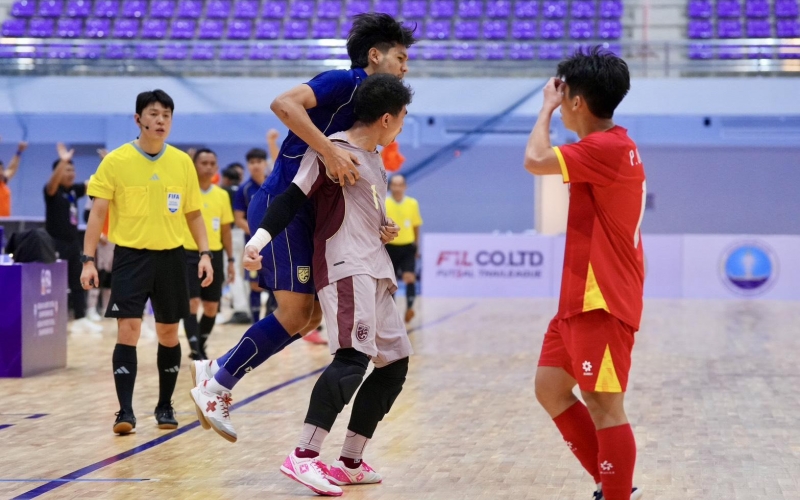 NÓNG: Trọng tài từ chối bàn thắng, Futsal Việt Nam thua đau Thái Lan