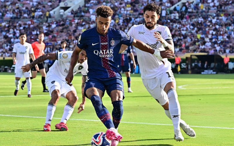 Trực tiếp PSG 0-1 Botafogo: Tìm kiếm bàn gỡ