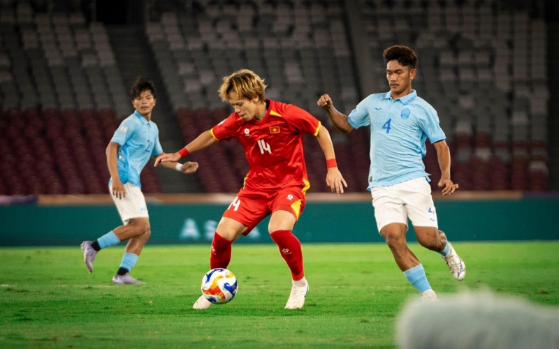 U23 Việt Nam thắng chật vật U23 Campuchia