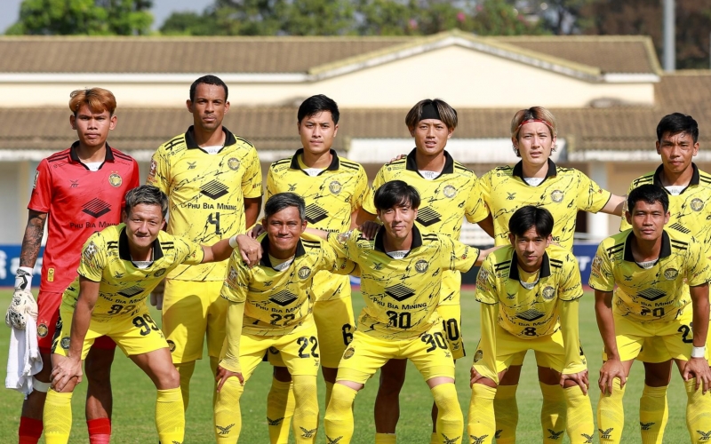 Bóng đá Lào gây sốc cả Đông Nam Á, cho dùng tới 10 ngoại binh