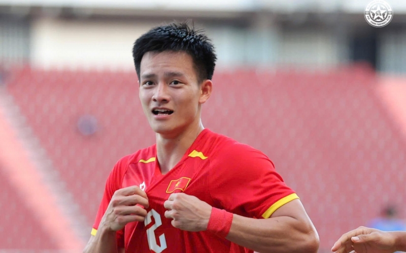 Tiền đạo U22 Việt Nam nói lời thật lòng sau siêu phẩm đá phạt