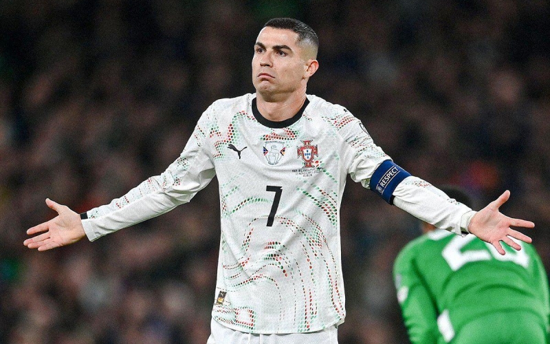 Ronaldo bất ngờ rời tuyển Bồ Đào Nha trước trận quyết đấu World Cup