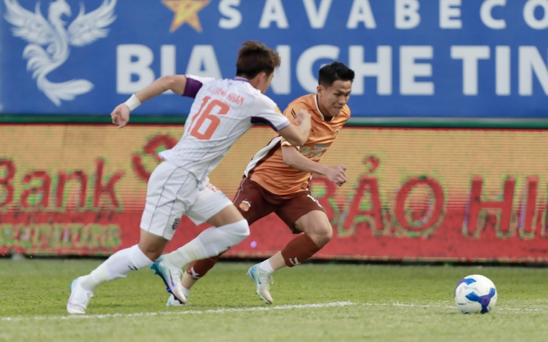 Trực tiếp HAGL 0-0 Becamex TPHCM: Liên tục áp đảo