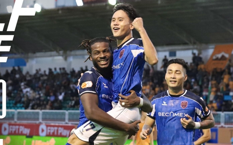 HAGL thua đậm 0-3 Becamex TPHCM ở vòng 1 V-League