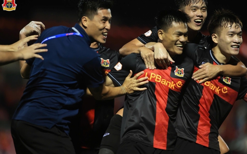 Khởi đầu như mơ của dàn tân binh V-League