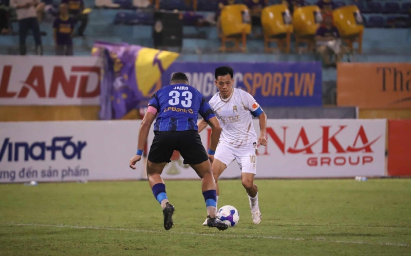 Trung Kiên xuất thần, HAGL cầm chân Hà Nội FC đầy kịch tính