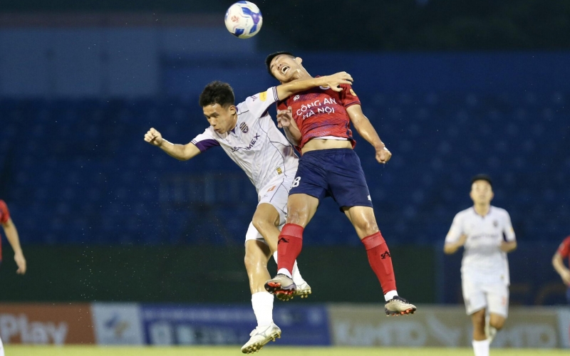 Trực tiếp Becamex TPHCM vs CAHN: Đình Bắc đá chính