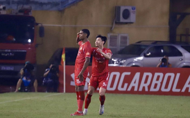 Trực tiếp CAHN 4-0 Hà Nội: Đẳng cấp của Alan