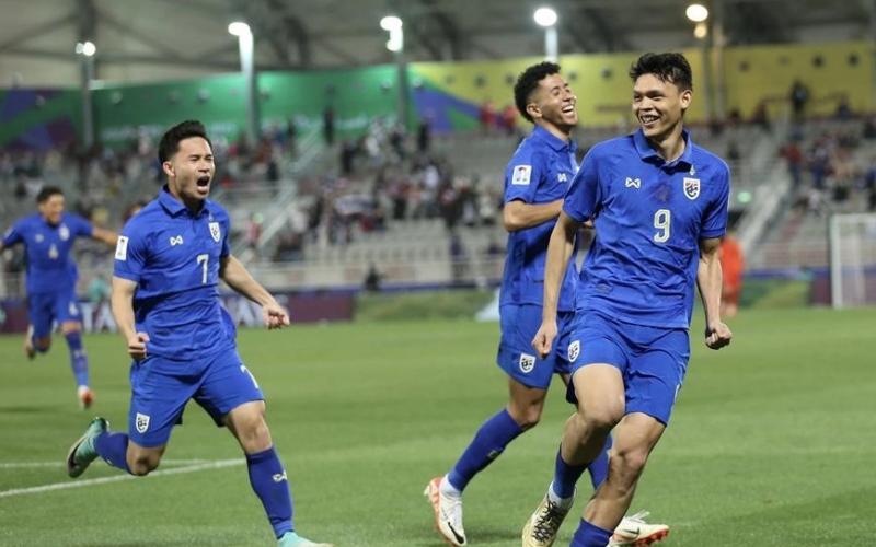 Trực tiếp Thái Lan 1-0 Fiji: Ben Davis mở tỉ số