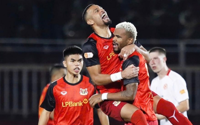 Rượt đuổi điên rồ, Ninh Bình đánh bại Công an TPHCM trong trận cầu 7 bàn thắng