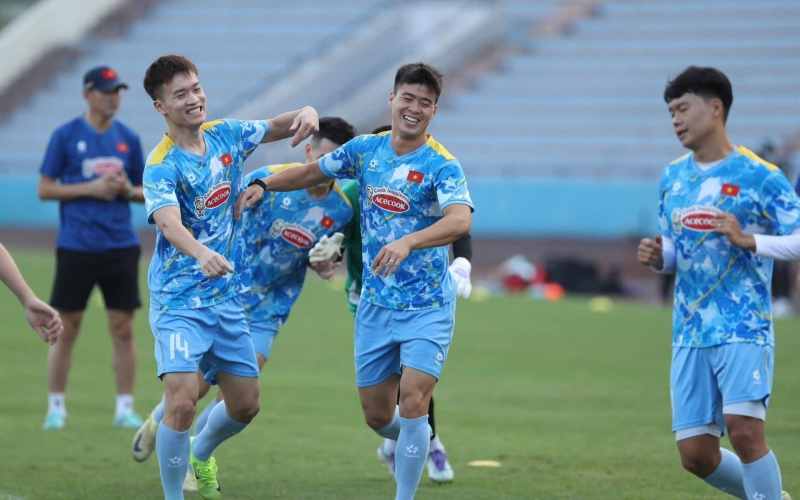 ĐT Việt Nam lên đường sang Lào, quyết tâm thắng tưng bừng