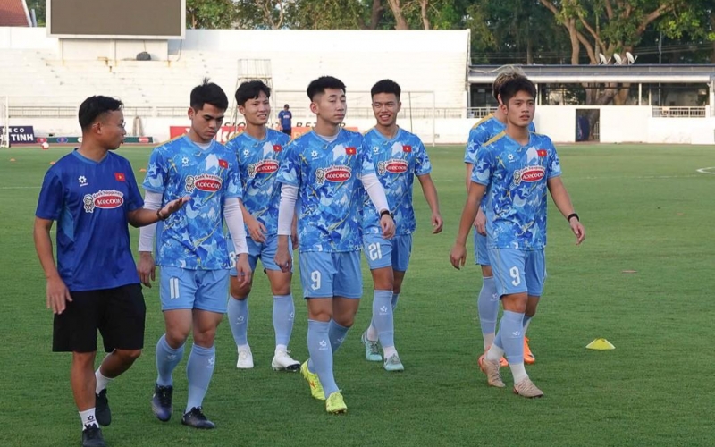 Video: Việt kiều Trần Thành Trung hào hứng tập buổi đầu tiên cùng U22 Việt Nam