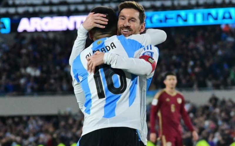 Argentina trao số 10 cho sao trẻ