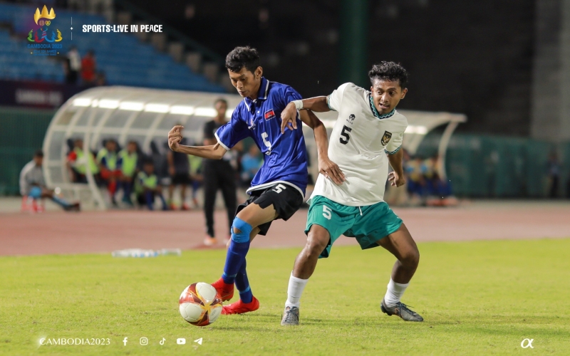 Indonesia thắng đậm Campuchia 8-0 trận ra quân