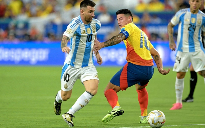 Cầu thủ hay nhất Nam Mỹ 'cảnh báo' Messi cùng Argentina