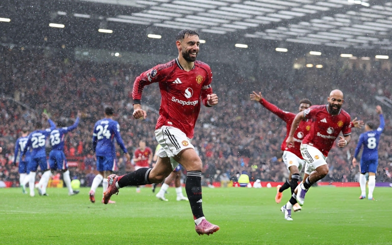 MU đánh bại Chelsea trong trận cầu có 2 thẻ đỏ