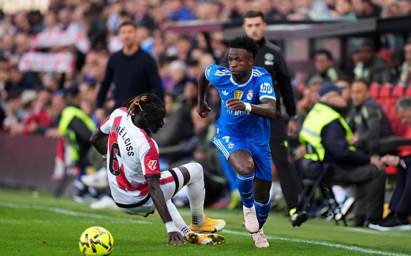 Trực tiếp Rayo Vallecano 0-0 Real Madrid: Khách ép sân