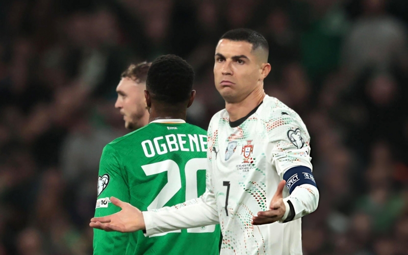 Ronaldo lần đầu 'làm chuyện ấy' cùng Bồ Đào Nha