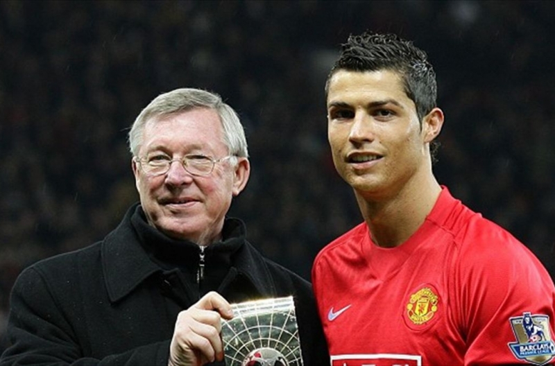 Ronaldo viết tâm thư xúc động trong ngày trở lại Man Utd