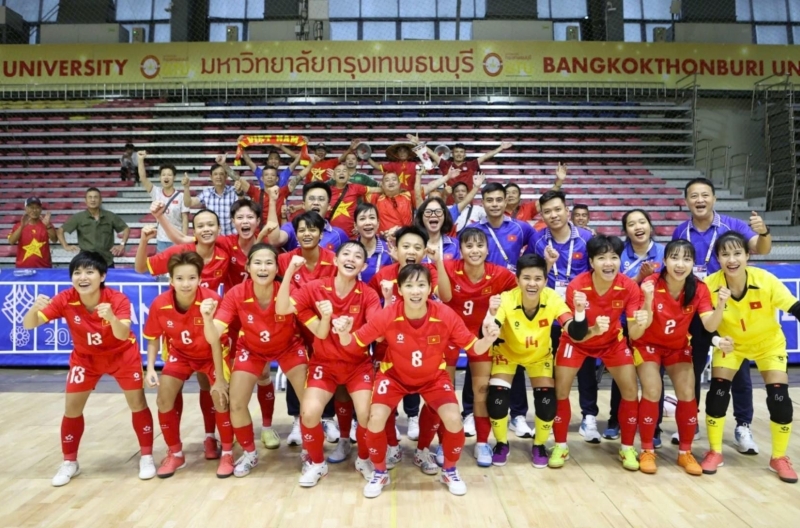 CĐV Indonesia bùng nổ cảm xúc khi gặp Việt Nam ở chung kết SEA Games