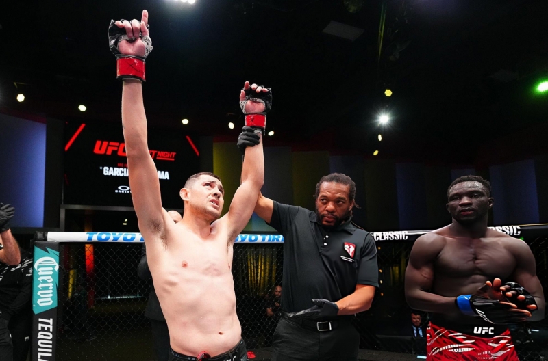 UFC Fight Night 263: Steve Garcia hạ gọn David Onama trong hiệp 1