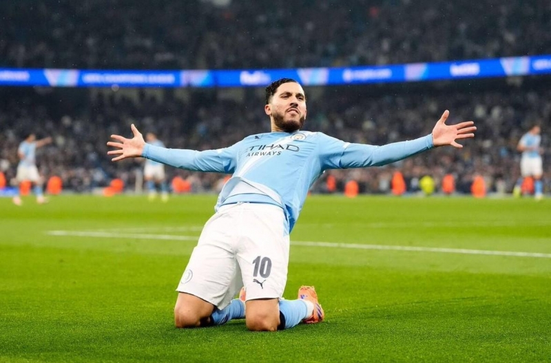 CĐV Man City 'cầu xin' Pep tung át chủ bài quyết chiến Liverpool