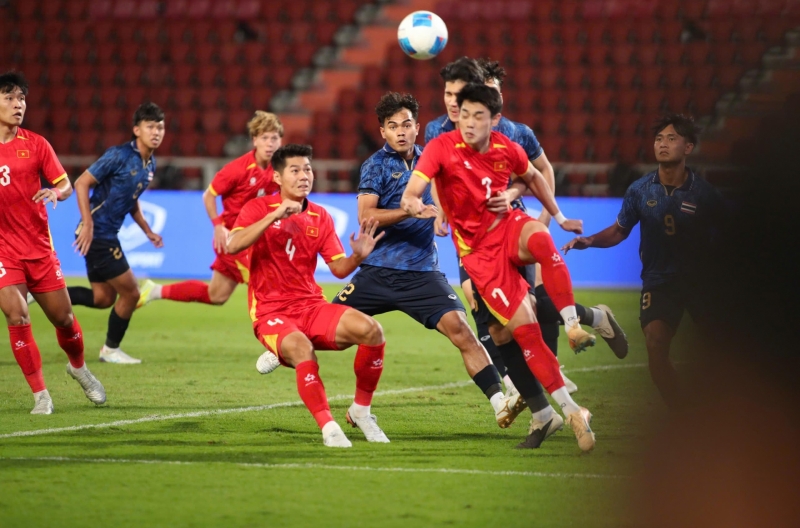 Trực tiếp U22 Việt Nam 0-1 U22 Thái Lan: Bàn thua đáng tiếc