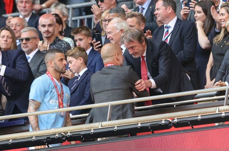 Bị nói thua MU vì ăn mừng lê lết tại hộp đêm, sao Man City phản ứng