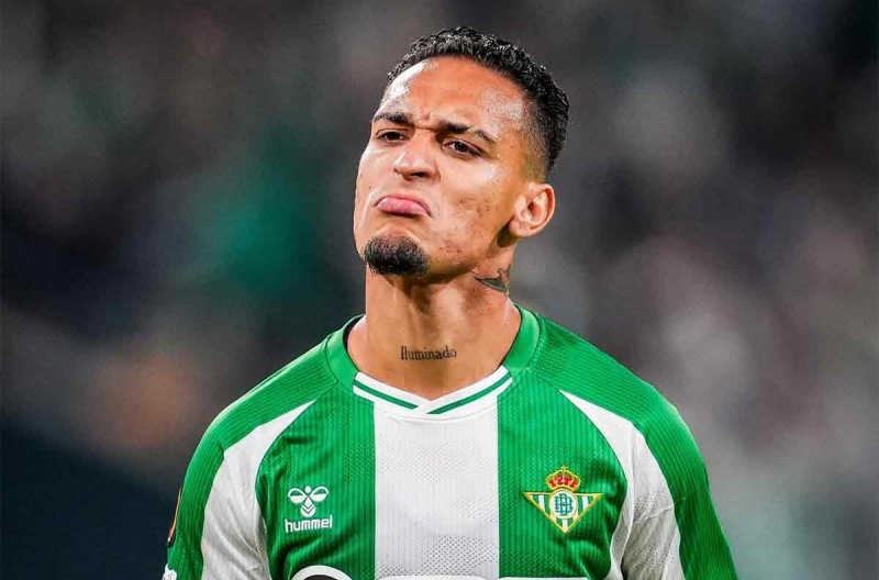 Antony tiếp tục tỏa sáng trước Lyon