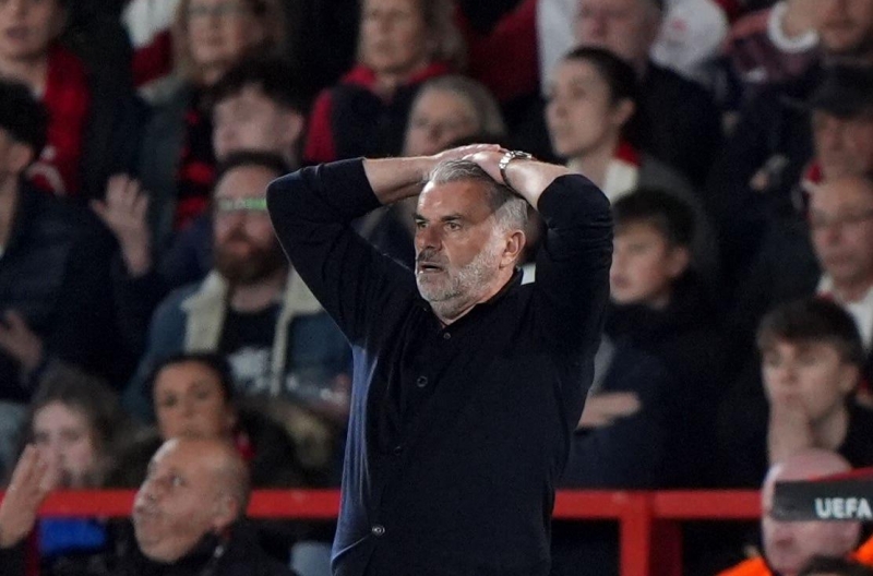 CĐV đòi sa thải HLV Postecoglou chỉ sau 23 ngày nhậm chức