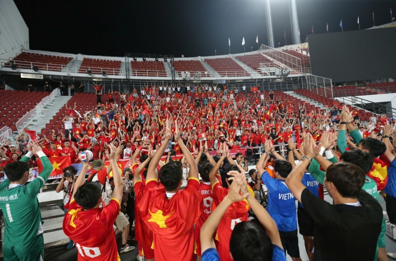 Báo Thái Lan: 'Nếu không học theo Việt Nam, họ sẽ bỏ xa chúng ta'