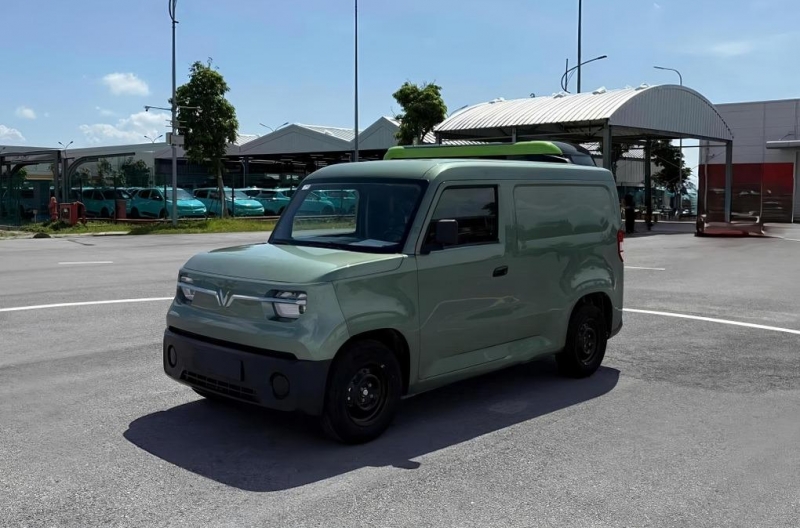 VinFast EC Van tiếp tục xuất hiện không ngụy trang, hé lộ khoang chở hàng dung tích 2.600 lít