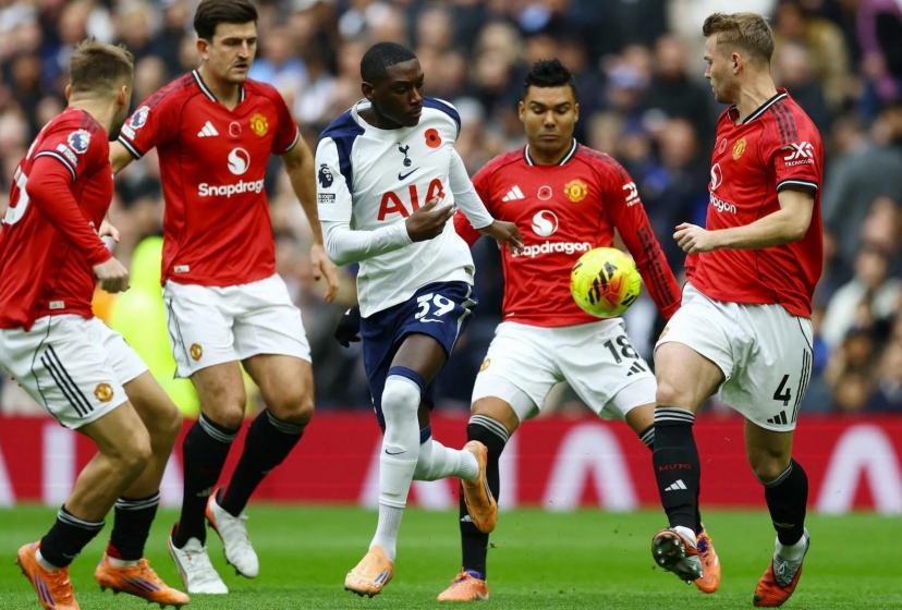 Trực tiếp Tottenham 0-0 MU: Quỷ đỏ tấn công
