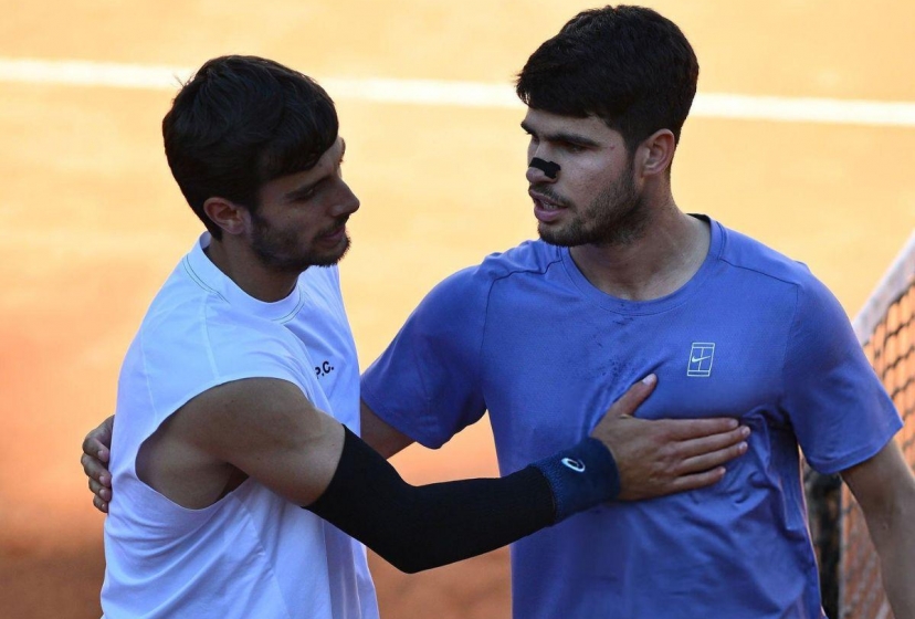Trực tiếp tennis Carlos Alcaraz 0-1 Lorenzo Musetti: Bất ngờ xảy ra