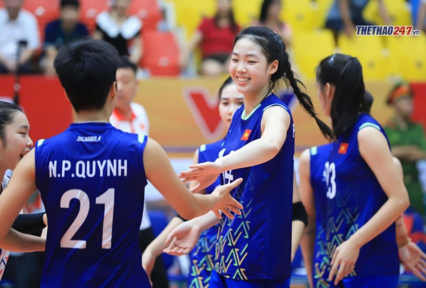 Trực tiếp bóng chuyền nữ U21 Việt Nam 0-0 Korabelka: Khởi động