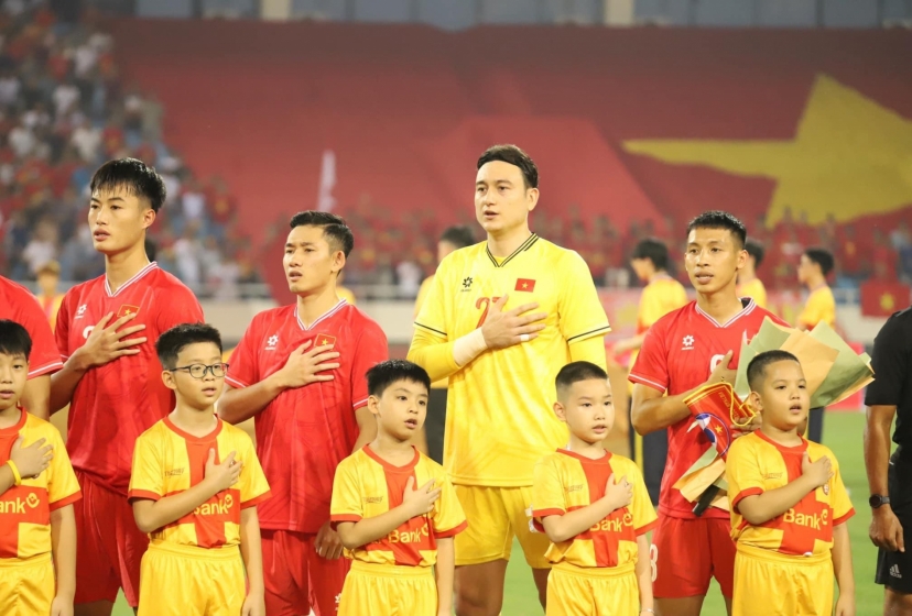 HLV Kim Sang Sik gây bất ngờ khi không gọi 1 sao Việt kiều