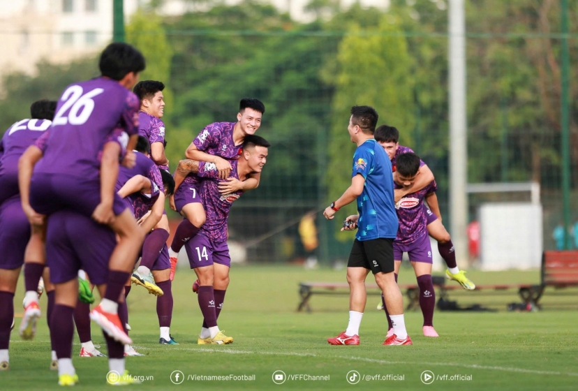 Tiền đạo Việt kiều Châu Âu lên U22 Việt Nam chuẩn bị cho SEA Games