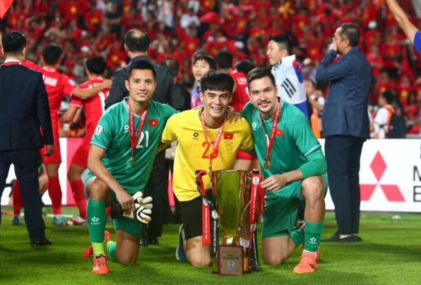 Nguyễn Filip hay Đình Triệu bắt chính trận gặp ĐT Malaysia?