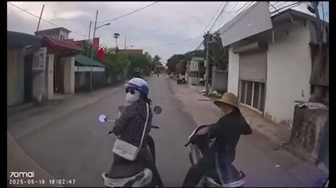 Hai người phụ nữ 
