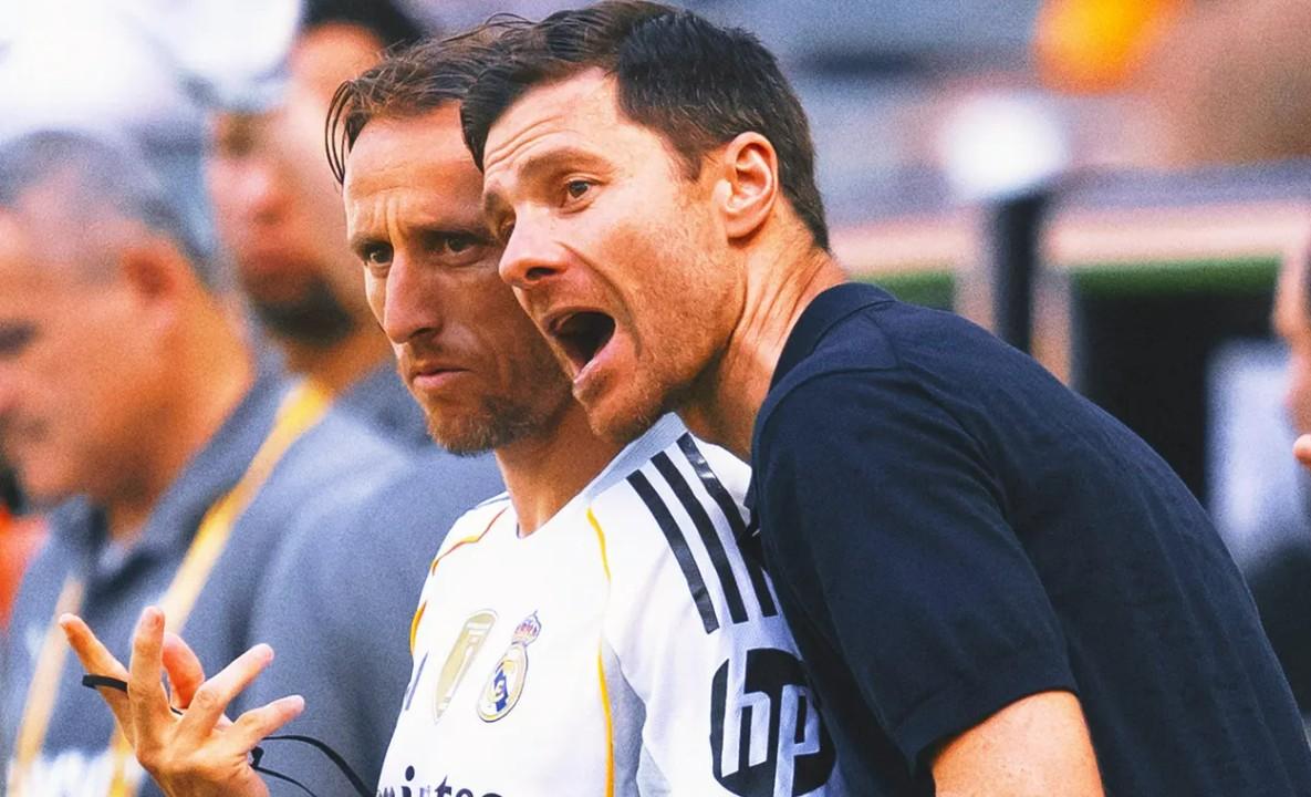 Real Madrid tính chiêu mộ 'máy điều phối bóng' để thay Modric