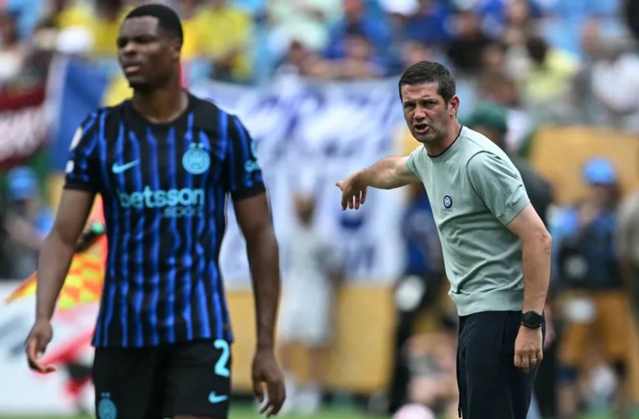 HLV Inter Milan: 'Chúng tôi thua vì đã quá kiêu ngạo'