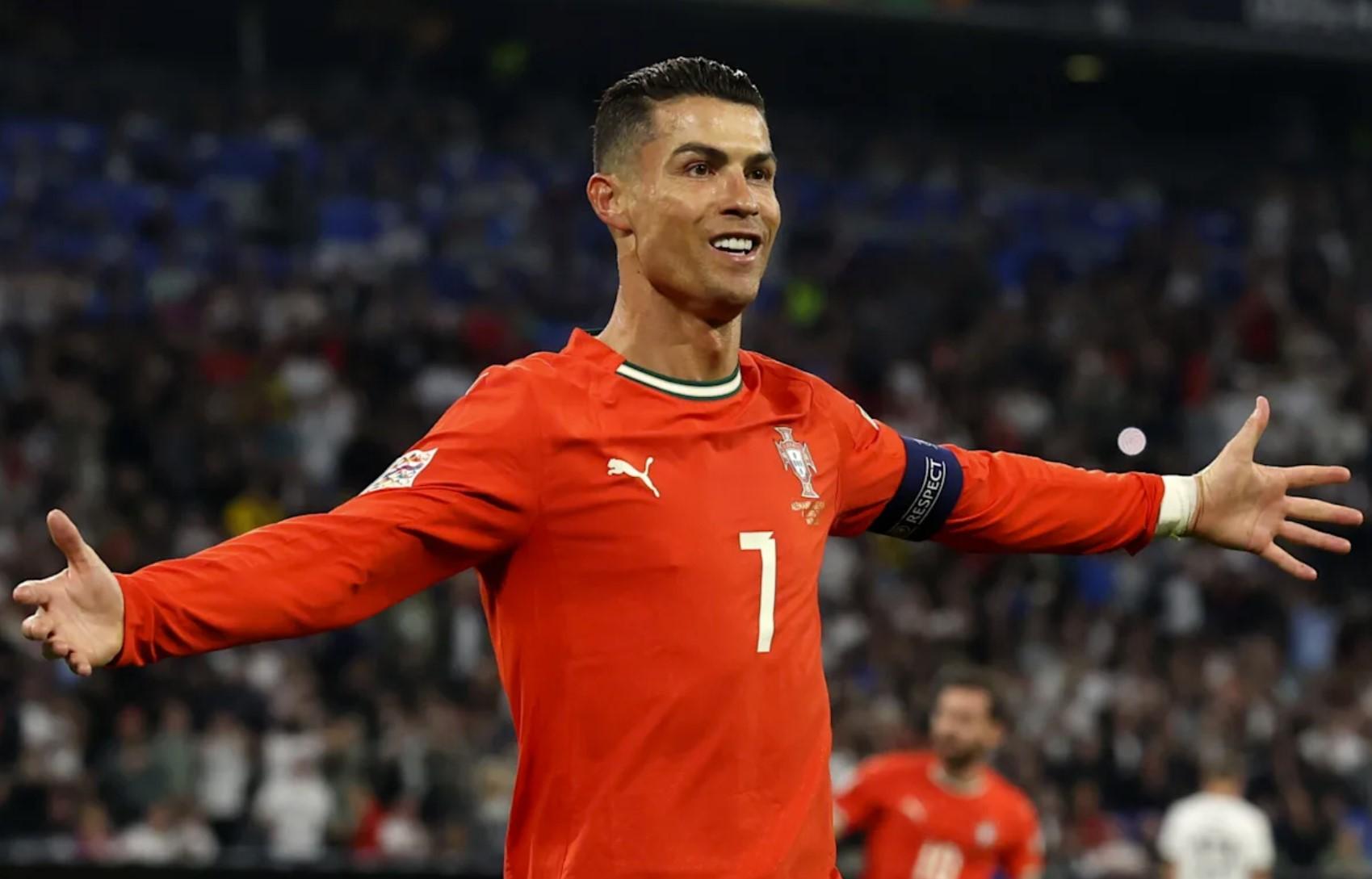 Ronaldo lập công, Bồ Đào Nha thắng kịch tính trước Hungary