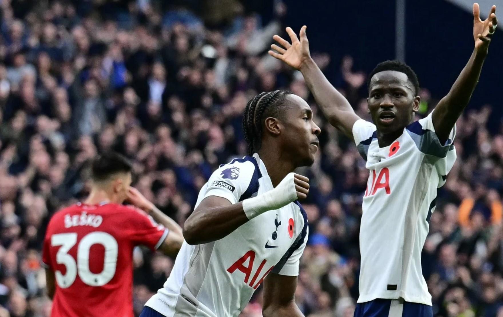 Trực tiếp Tottenham 2-1 MU: Tottenham ngược dòng kịch tính