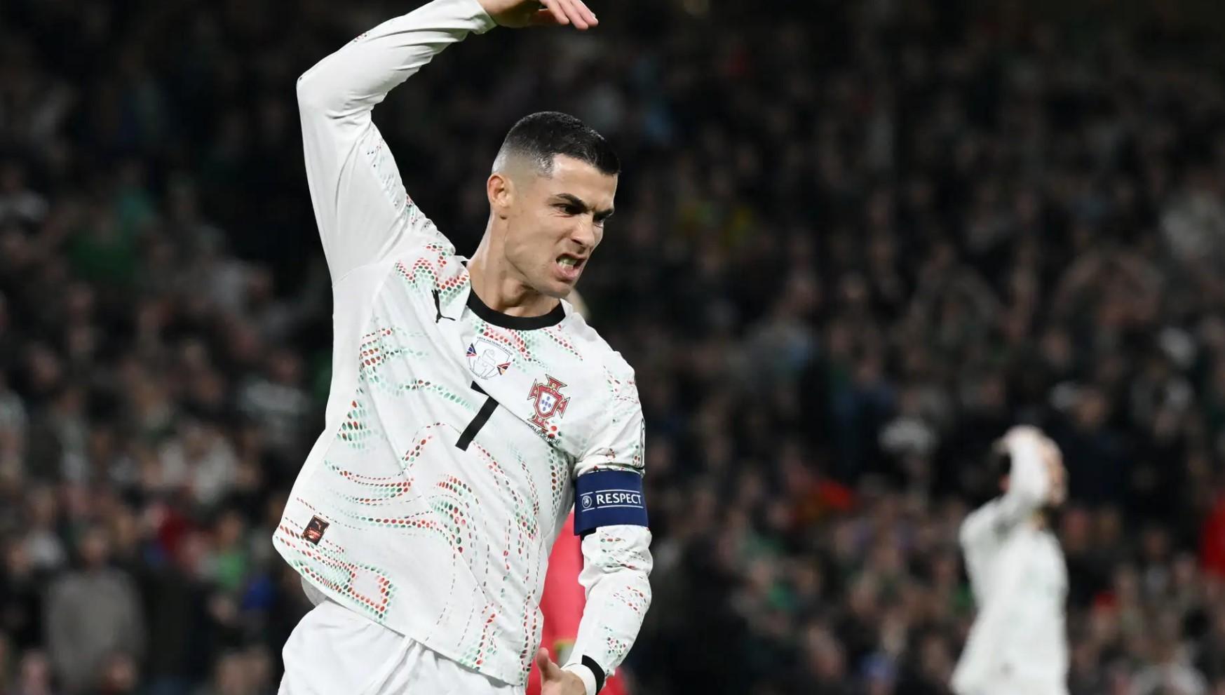 Tranh cãi thẻ đỏ của Cristiano Ronaldo