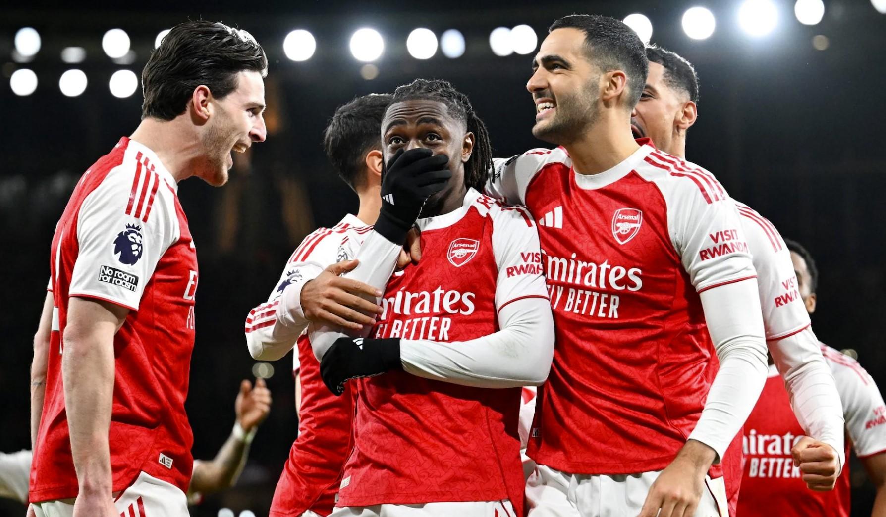 Eze rực sáng với hattrick, Tottenham bị Arsenal bóp nghẹt hoàn toàn